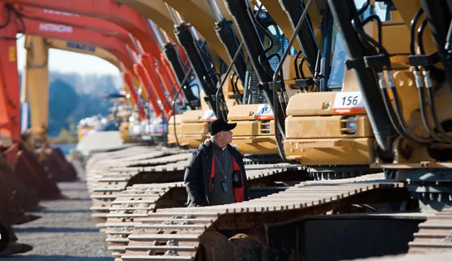 Used Komatsu PC200 Crawler Excavator 20 Ton Weight 1m³ Bucket Capacity 110kw Rated Power 9